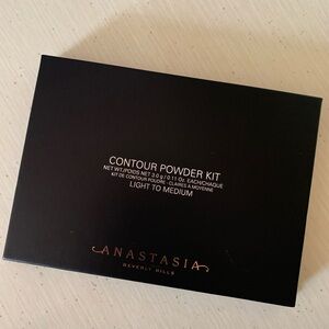 ❤️NEW!!!❤️ Anastasia Contour Powder Kit Light to Medium
